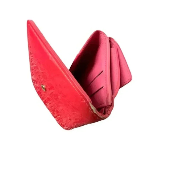 Louis Vuitton Women's Red Vernis Elise Wallet Logo Accents - Picture 11 of 11